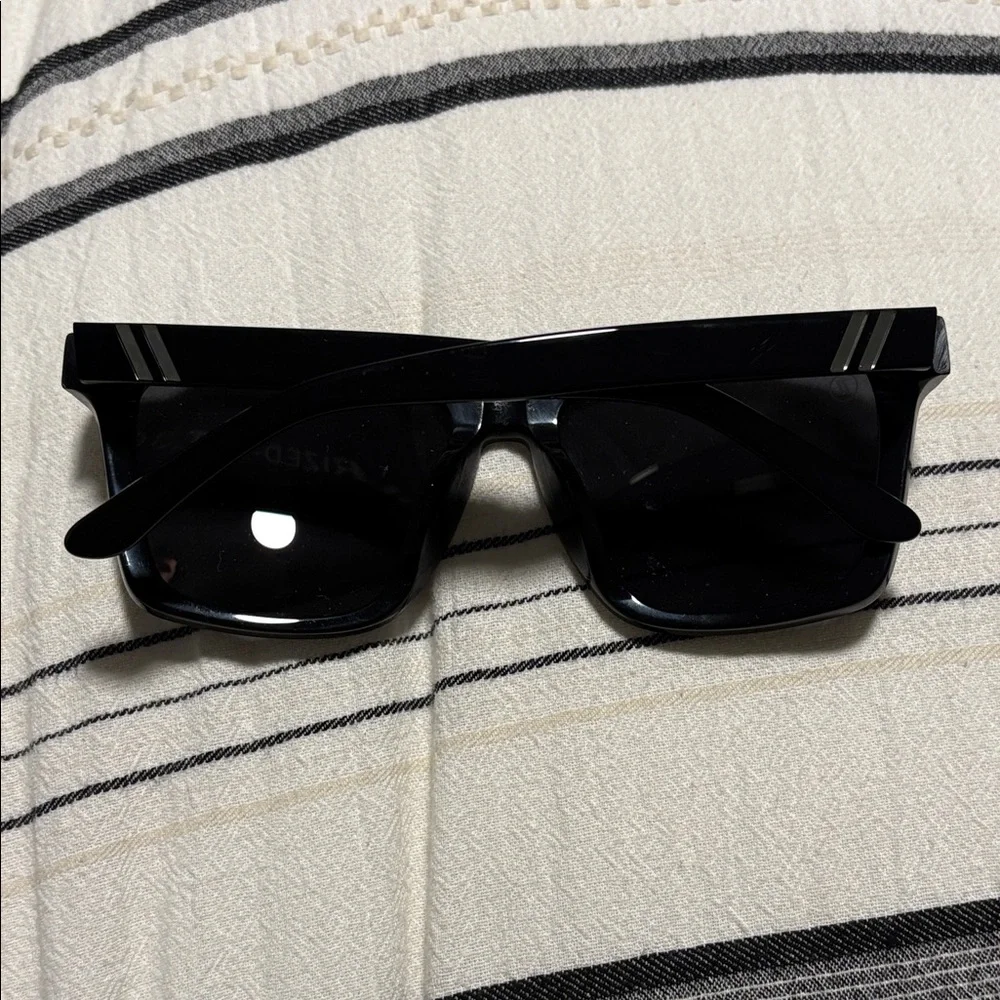 Blenders Black Sunglasses for Men - Picture 6 of 7